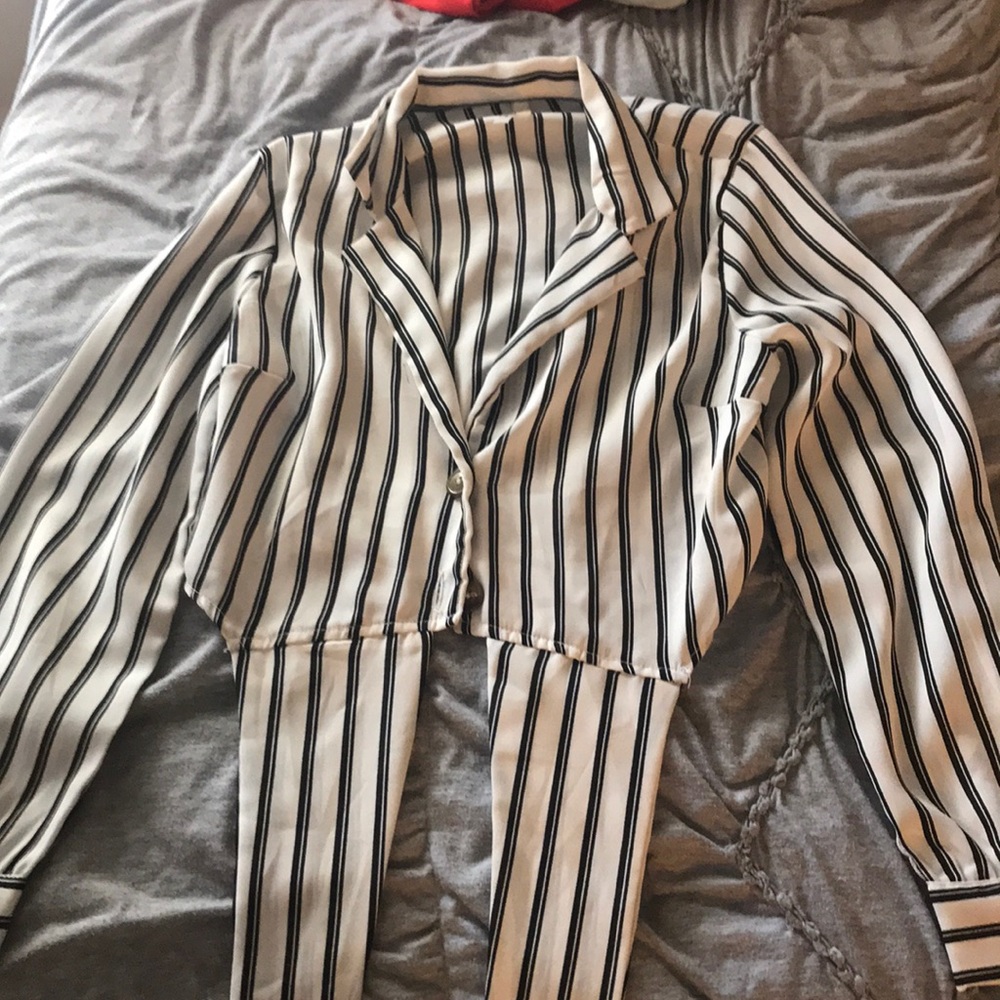 Collared long sleeve crop fleece